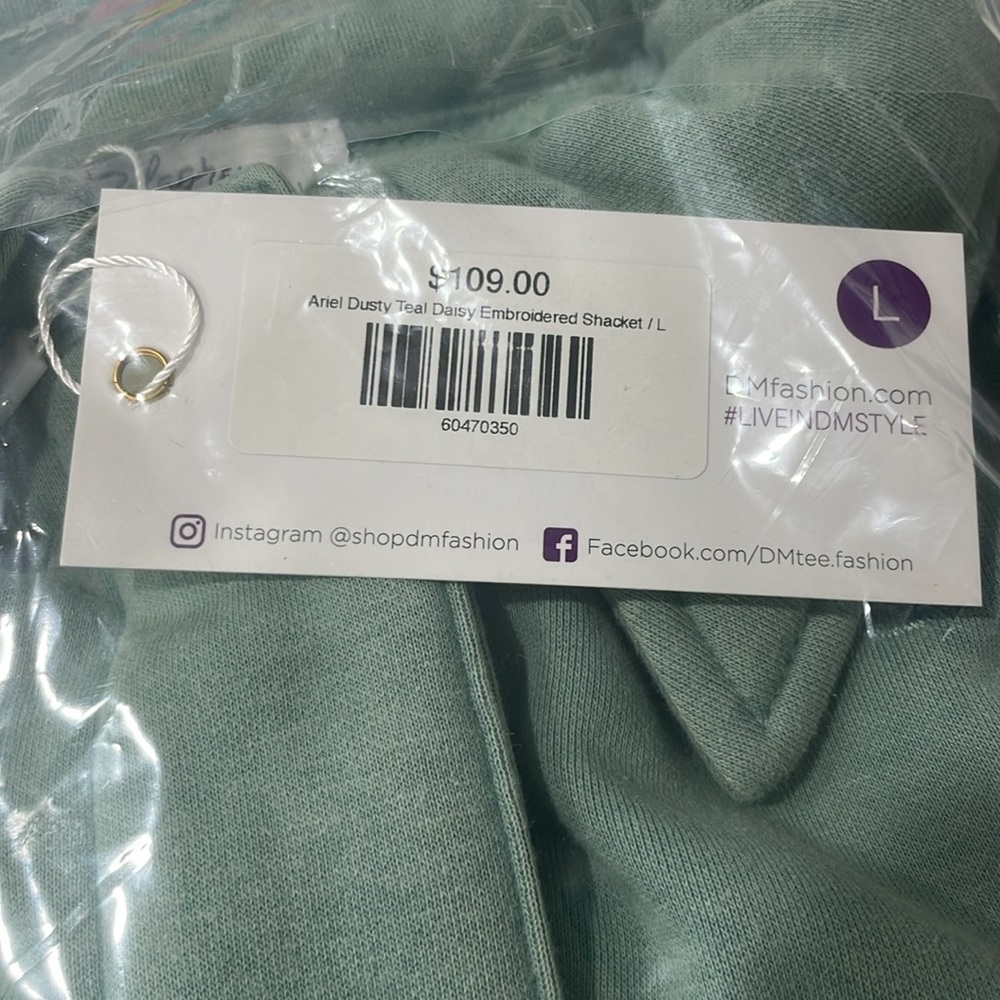 Shacket - Picture 2 of 9
